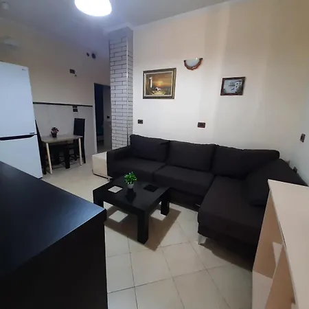 Lovely 12345 * טיראנה